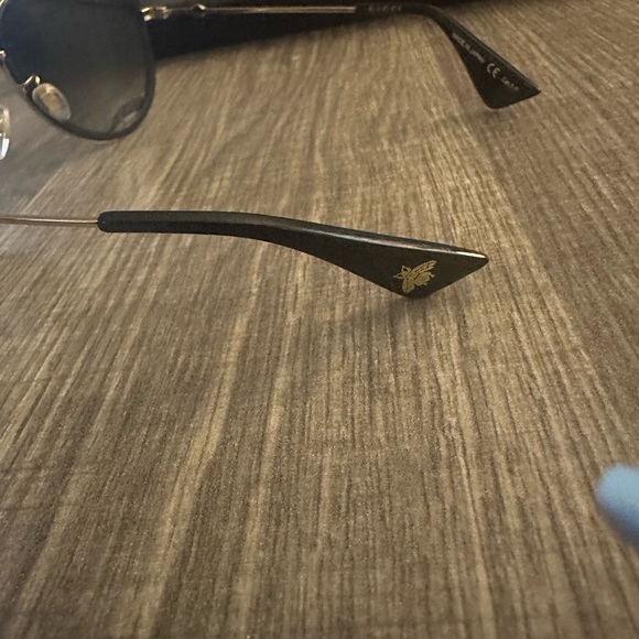 Gucci Female Sunglasses - Picture 6 of 7